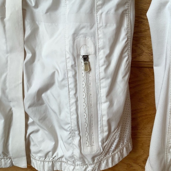 LULULEMON Cream Run Essential Jacket Size 6 - Picture 8 of 14